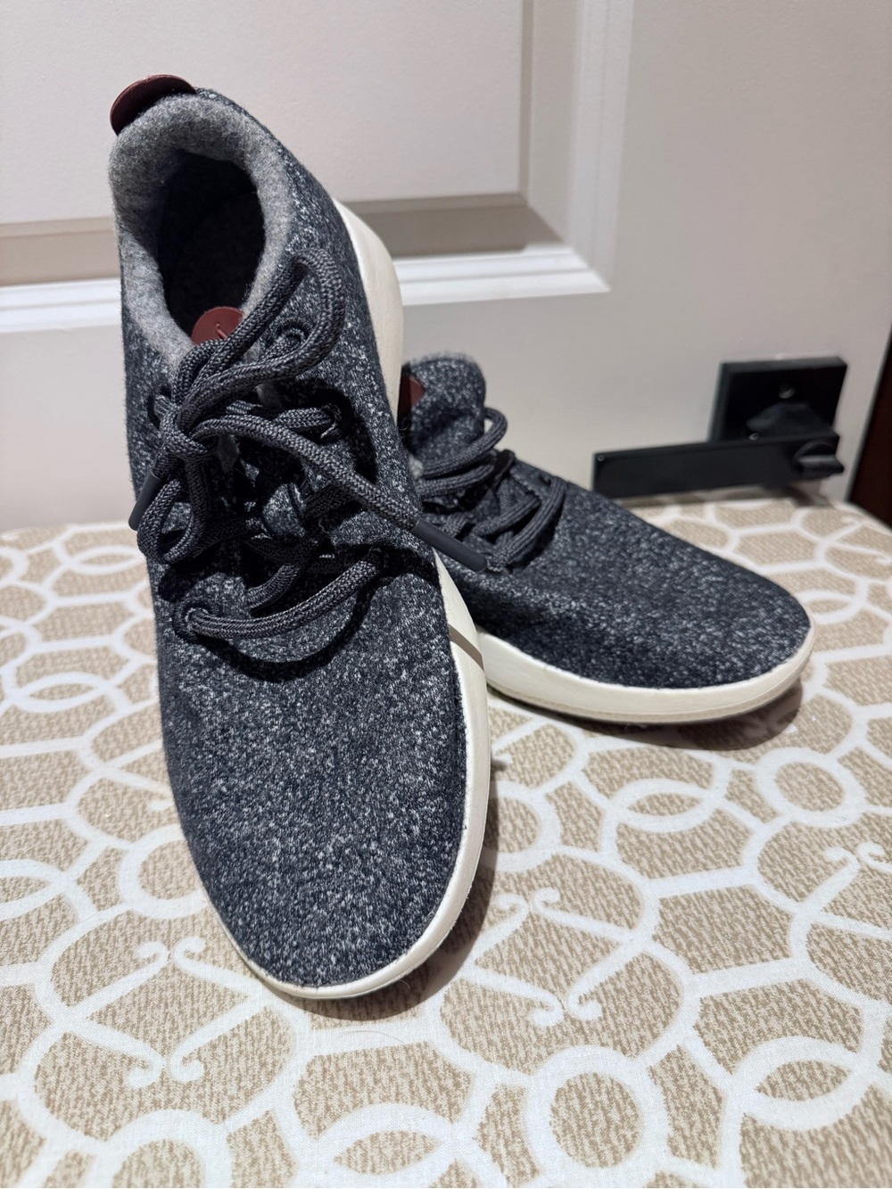 Allbirds Women's Superlight Wool Runners idark grey heathered fabric white soles